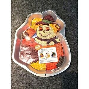 Vintage Wilton 1998 Scarecrow Witch Cake Pan 2105-2001 Halloween Baking